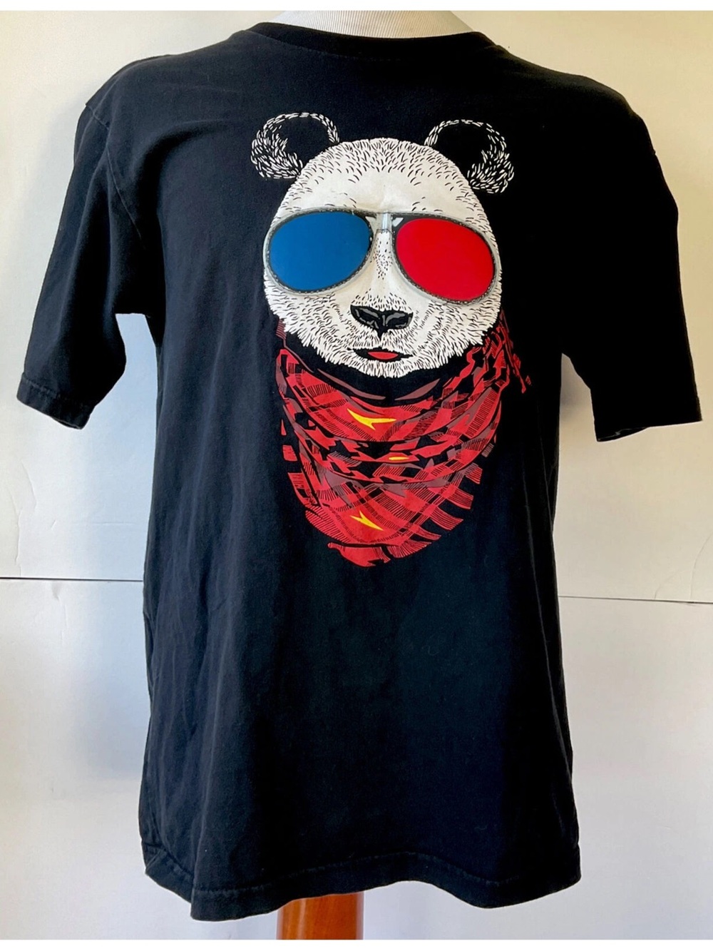 Panda With Sunglasses Graphic T-Shirt Size XL